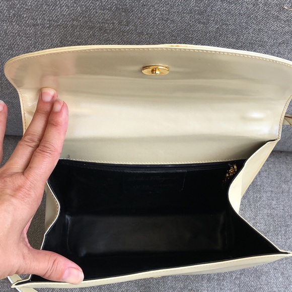 Vintage - SALVATORE FERRAGAMO #L 21 1515 Leather Crossbody Shoulder Bag - Picture 4 of 12